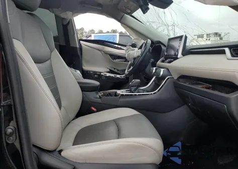 2019 Toyota Rav4 Limited z USA, uszkodzony, nr VIN 2T3Y1RFV4KW023593